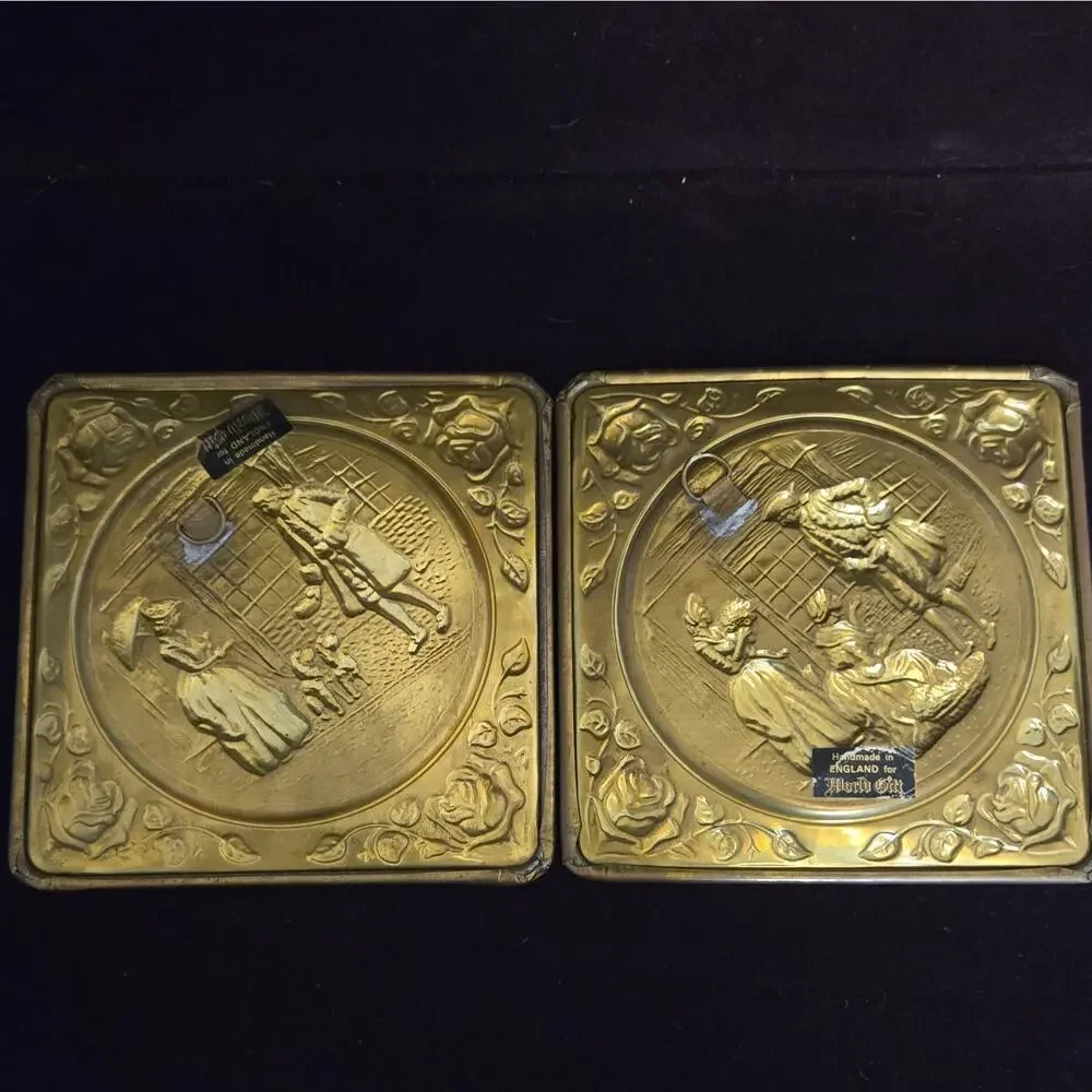 Vtg Pair Embossed Brass Wall Plaques Made in England World Gift Colonial Pub 7